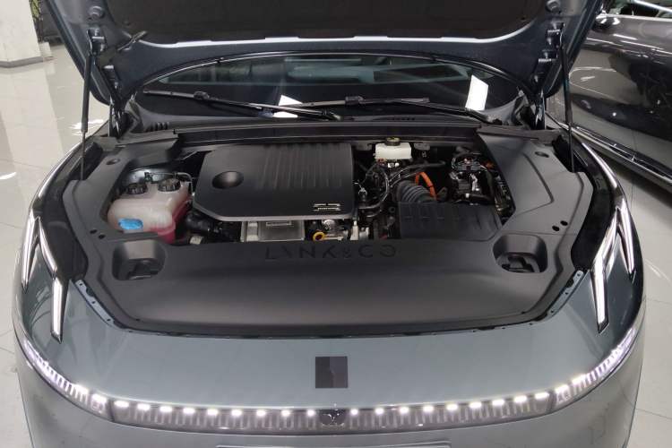 Used Lynk & Co 07 2024 EM-P 126 Long-Range Ultra Engine Bay