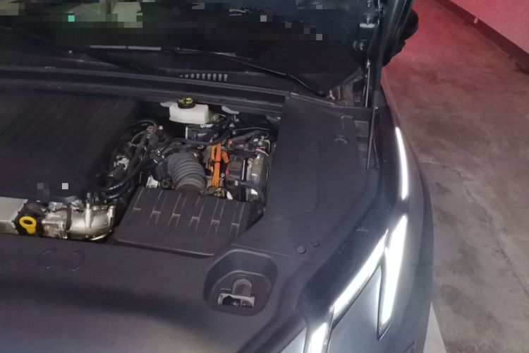 Used Lynk & Co 07 2024 EM-P 126 Long-Range Ultra Engine Bay Left