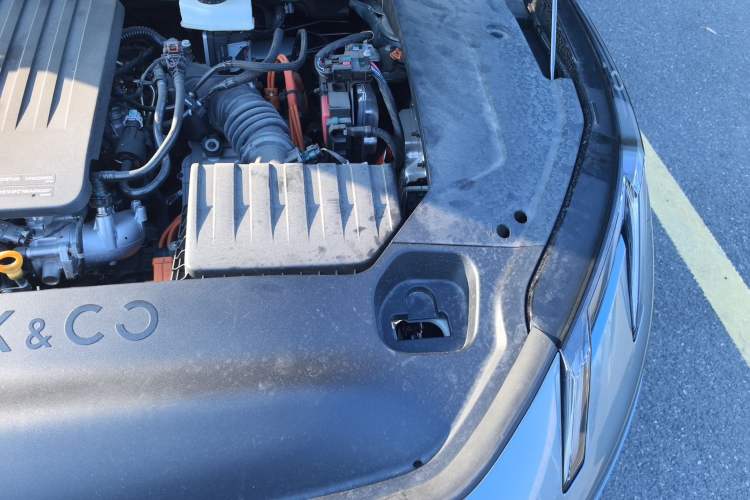 Used Lynk & Co 07 2024 EM-P 126 Long-Range Ultra Engine Bay Left