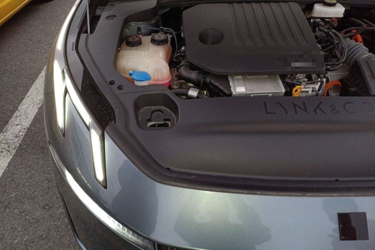 Used Lynk & Co 07 2024 EM-P 126 Long-Range Ultra Engine Bay Right