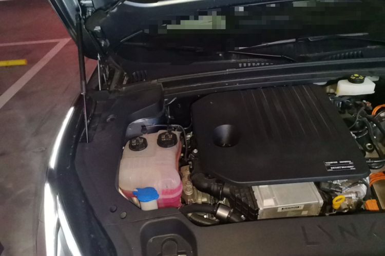 Used Lynk & Co 07 2024 EM-P 126 Long-Range Ultra Engine Bay Right