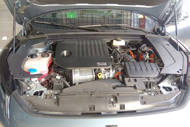 Used Lynk & Co 07 2024 EM-P 126 Long-Range Ultra Engine Bay