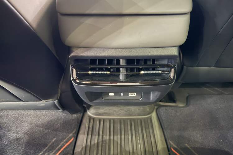 Used Lynk & Co 07 2024 EM-P 126 Long-Range Ultra Exterior 7