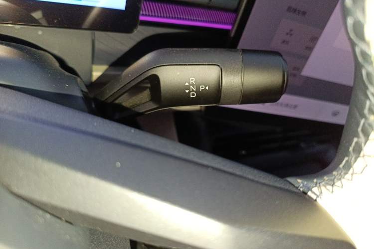 Used Lynk & Co 07 2024 EM-P 126 Long-Range Ultra Gear Lever