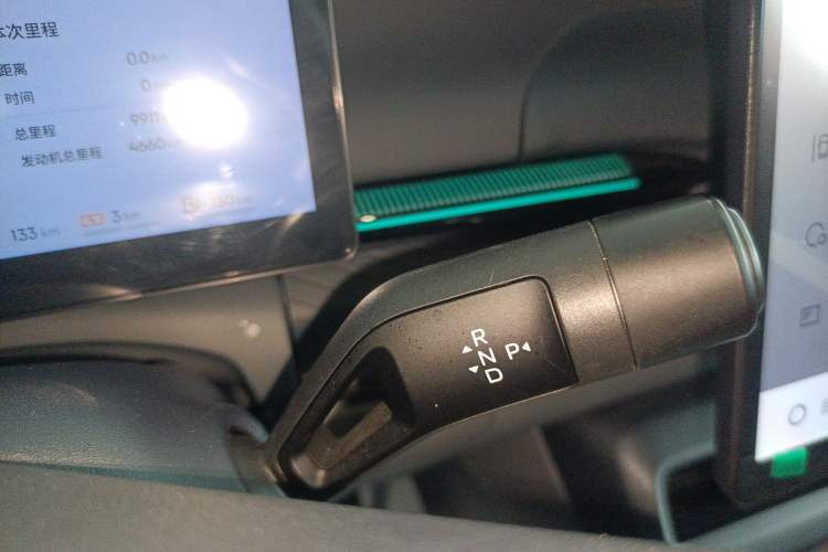 Used Lynk & Co 07 2024 EM-P 126 Long-Range Ultra Gear Lever
