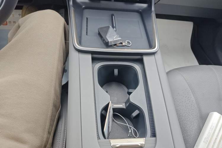 Used Lynk & Co 07 2024 EM-P 126 Long-Range Ultra Gear Lever