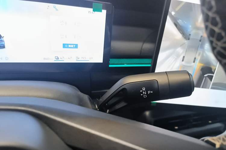 Used Lynk & Co 07 2024 EM-P 126 Long-Range Ultra Gear Lever