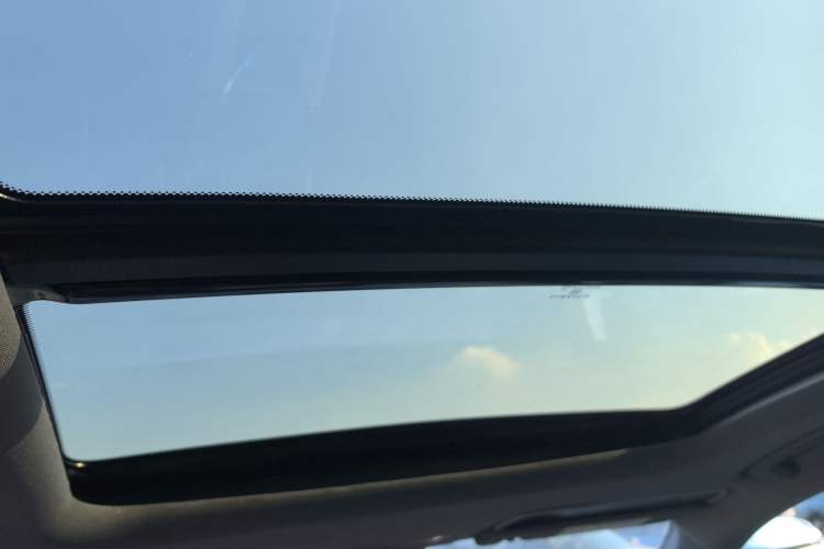 Used Lynk & Co 07 2024 EM-P 126 Long-Range Ultra Headliner