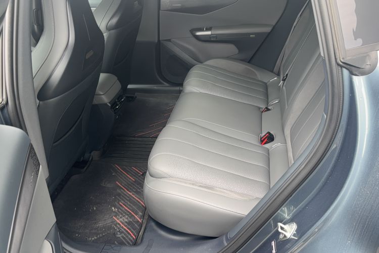 Used Lynk & Co 07 2024 EM-P 126 Long-Range Ultra Interior 1