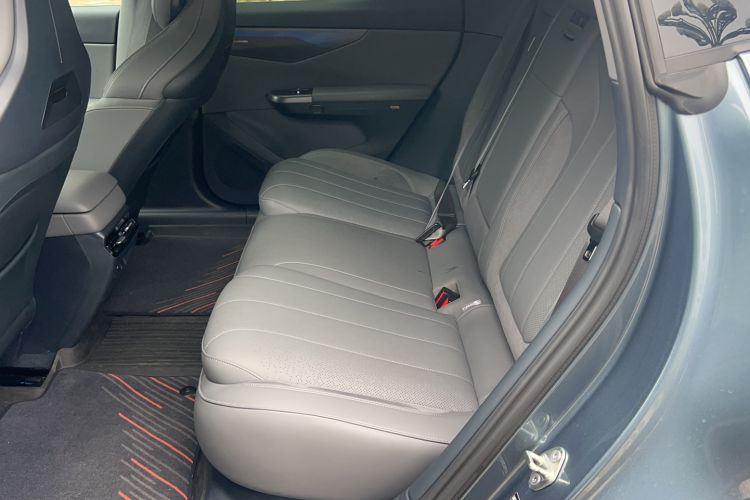 Used Lynk & Co 07 2024 EM-P 126 Long-Range Ultra Interior 1