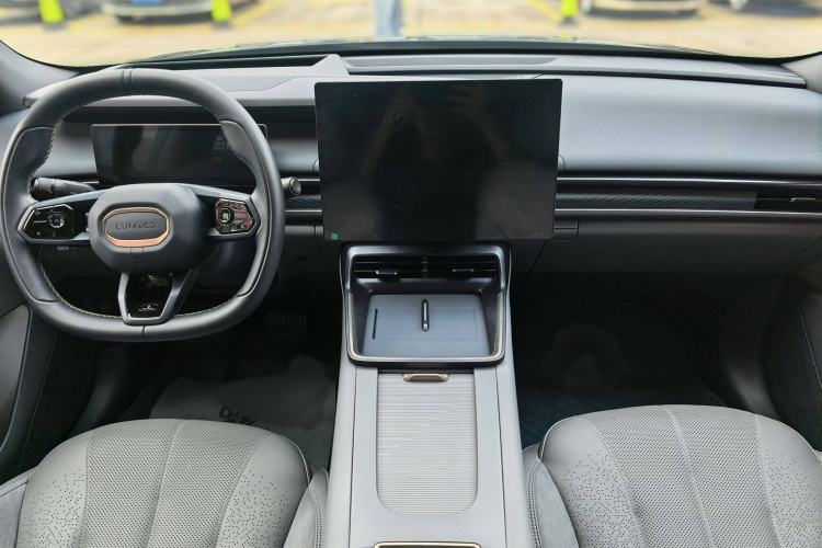 Used Lynk & Co 07 2024 EM-P 126 Long-Range Ultra Interior 2