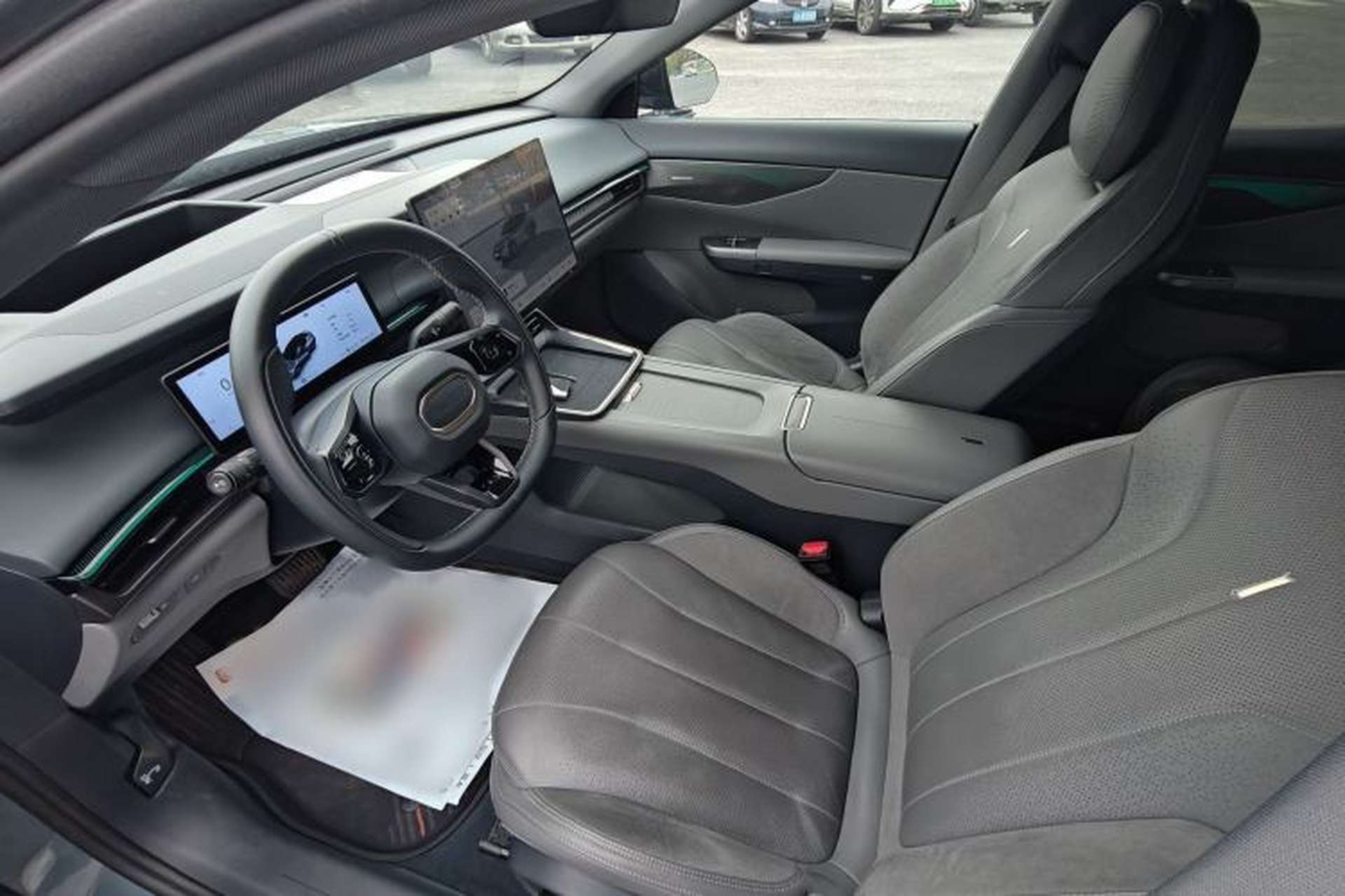 Used Lynk & Co 07 2024 EM-P 126 Long-Range Ultra Interior 2