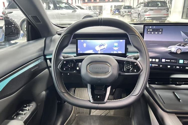 Used Lynk & Co 07 2024 EM-P 126 Long-Range Ultra Interior 2