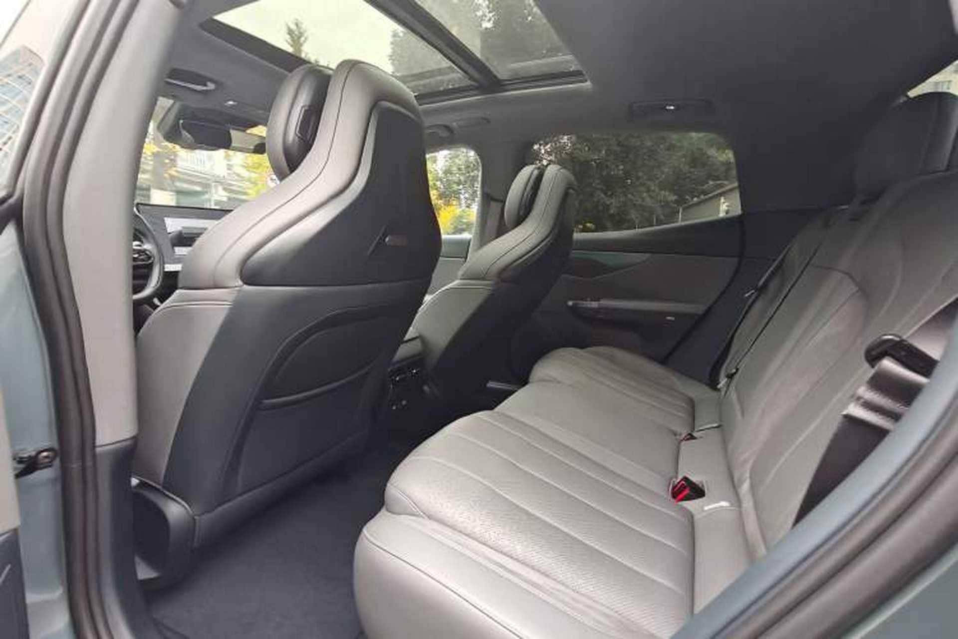 Used Lynk & Co 07 2024 EM-P 126 Long-Range Ultra Interior 3