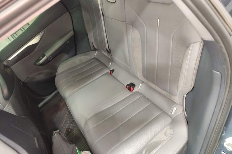 Used Lynk & Co 07 2024 EM-P 126 Long-Range Ultra Interior 4