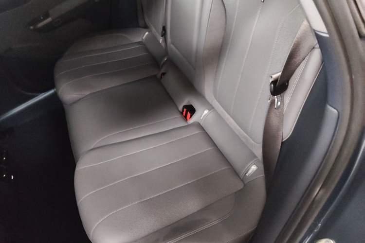 Used Lynk & Co 07 2024 EM-P 126 Long-Range Ultra Interior 4