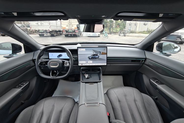 Used Lynk & Co 07 2024 EM-P 126 Long-Range Ultra Interior 4