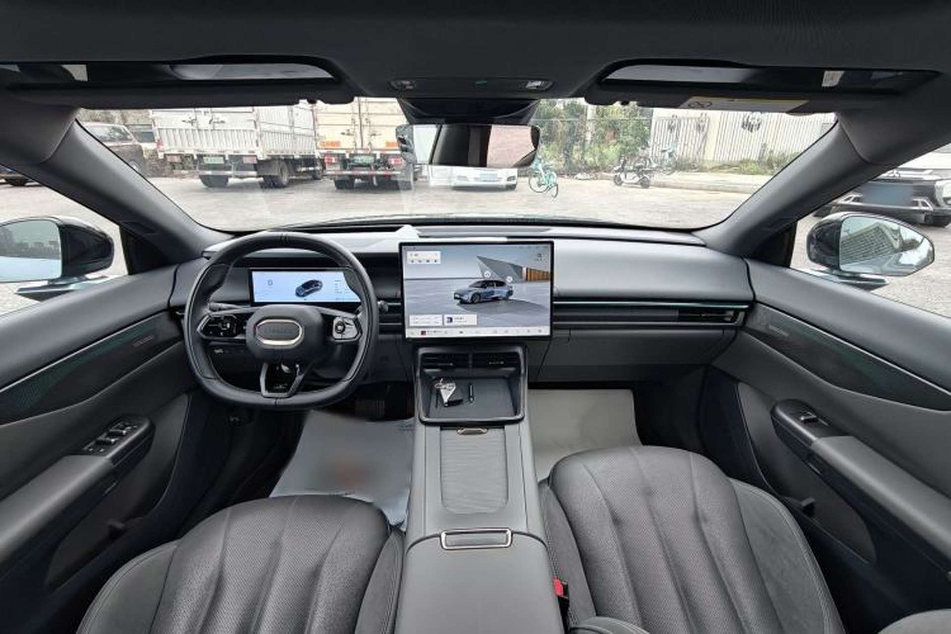 Used Lynk & Co 07 2024 EM-P 126 Long-Range Ultra Interior 4
