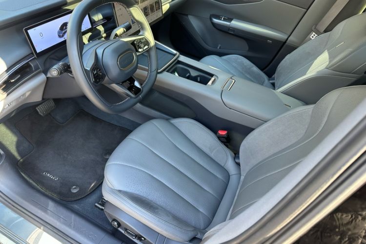 Used Lynk & Co 07 2024 EM-P 126 Long-Range Ultra Interior 4