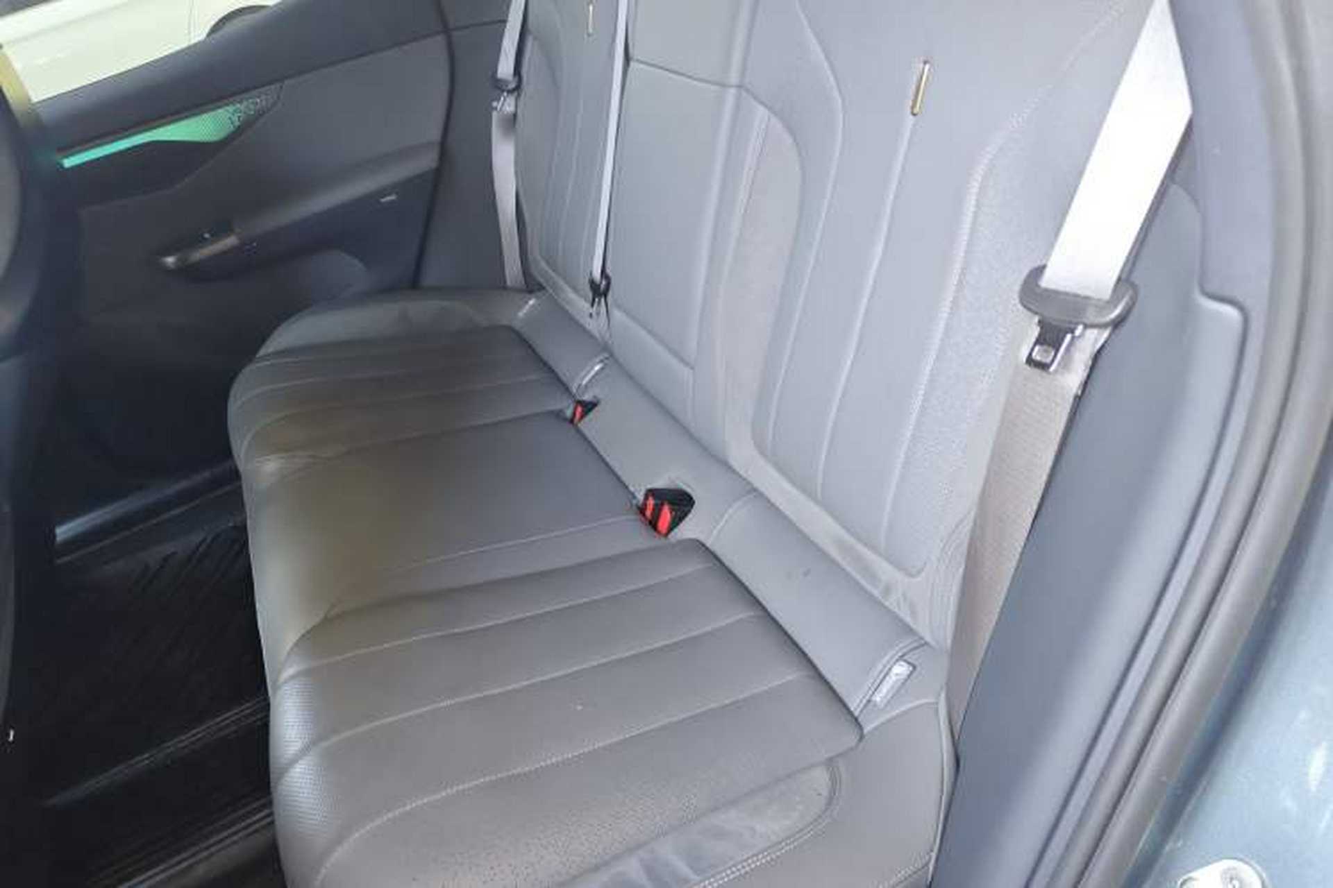 Used Lynk & Co 07 2024 EM-P 126 Long-Range Ultra Interior 4