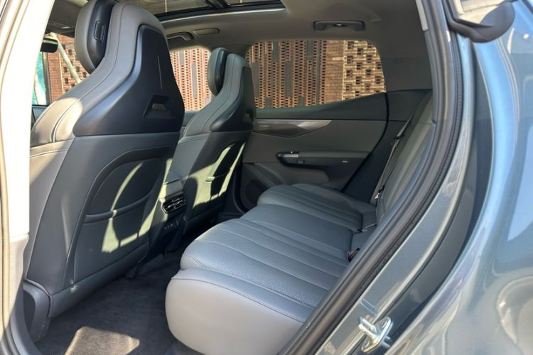 Used Lynk & Co 07 2024 EM-P 126 Long-Range Ultra Interior 5