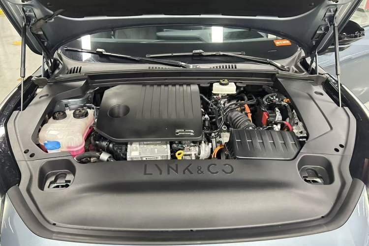 Used Lynk & Co 07 2024 EM-P 126 Long-Range Ultra Interior 7
