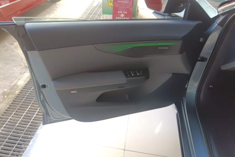 Used Lynk & Co 07 2024 EM-P 126 Long-Range Ultra Interior 7