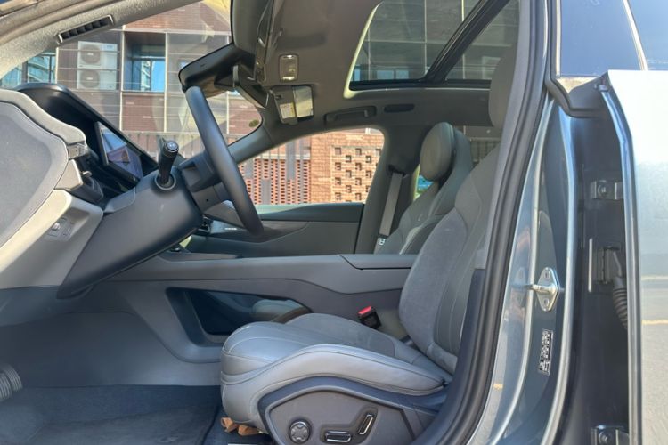 Used Lynk & Co 07 2024 EM-P 126 Long-Range Ultra Interior 8