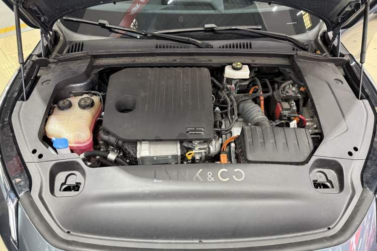 Used Lynk & Co 07 2024 EM-P 126 Long-Range Ultra Interior 8
