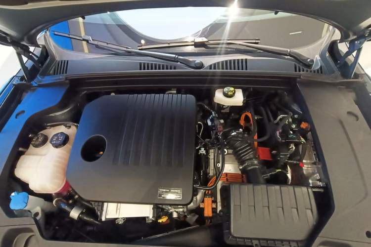 Used Lynk & Co 07 2024 EM-P 126 Long-Range Ultra Interior 8