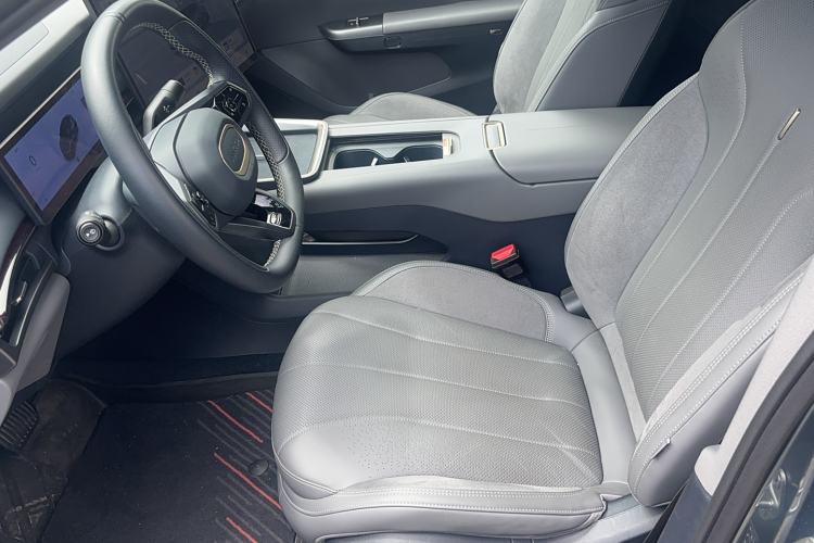 Used Lynk & Co 07 2024 EM-P 126 Long-Range Ultra Left Front Seat