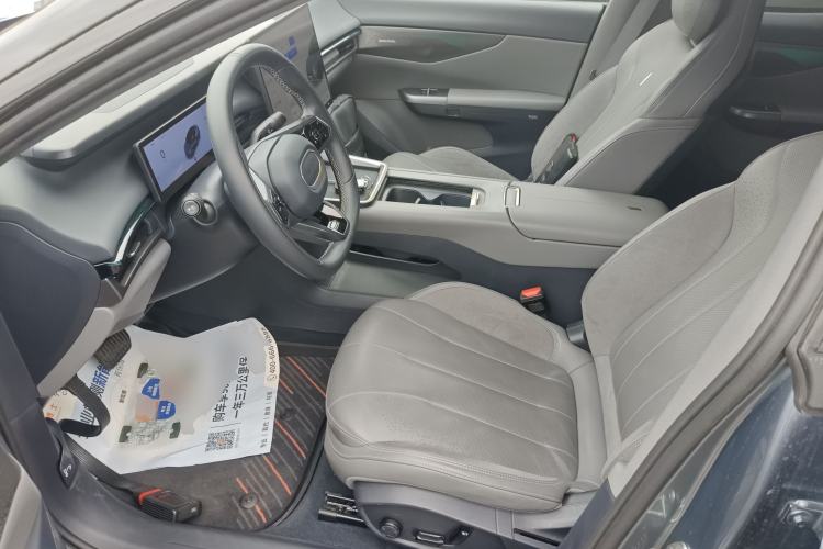 Used Lynk & Co 07 2024 EM-P 126 Long-Range Ultra Left Front Seat