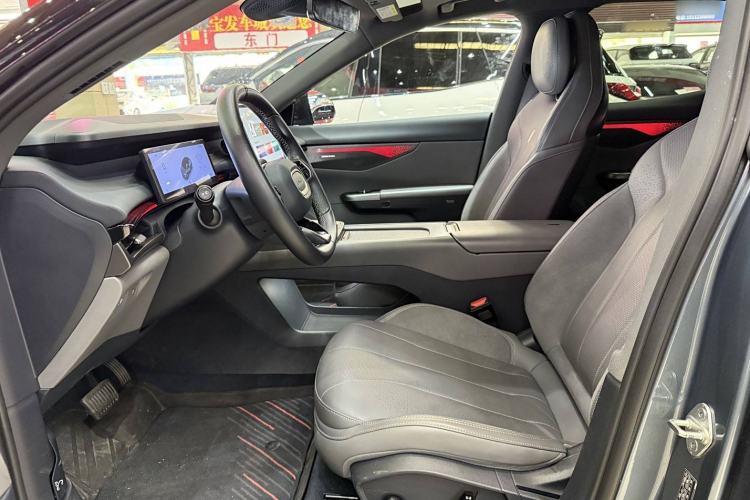 Used Lynk & Co 07 2024 EM-P 126 Long-Range Ultra Left Front Seat