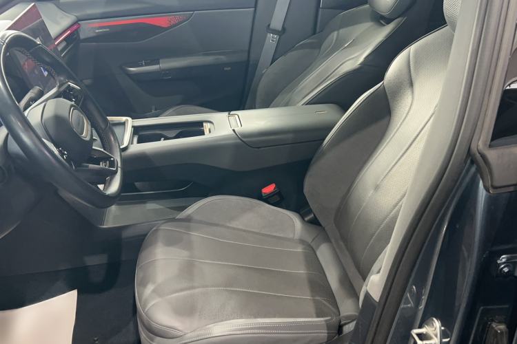Used Lynk & Co 07 2024 EM-P 126 Long-Range Ultra Left Front Seat