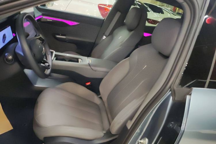 Used Lynk & Co 07 2024 EM-P 126 Long-Range Ultra Left Front Seat