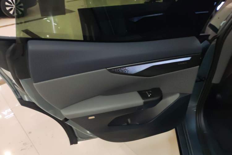 Used Lynk & Co 07 2024 EM-P 126 Long-Range Ultra Left Rear Door Interior