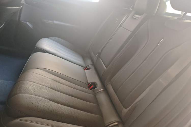 Used Lynk & Co 07 2024 EM-P 126 Long-Range Ultra Left Rear Seat