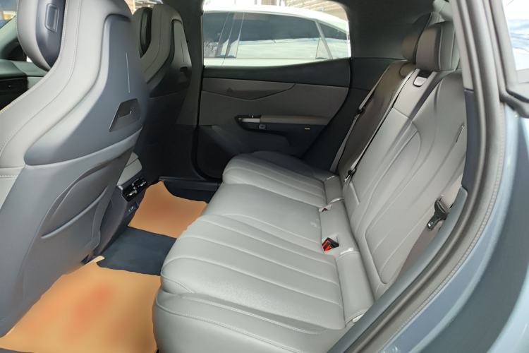 Used Lynk & Co 07 2024 EM-P 126 Long-Range Pro Left Rear Seat