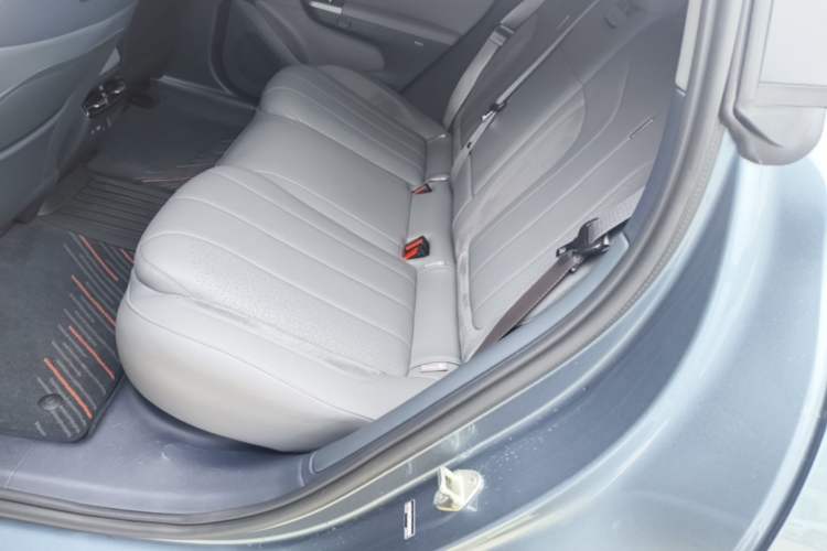 Used Lynk & Co 07 2024 EM-P 126 Long-Range Ultra Left Rear Seat