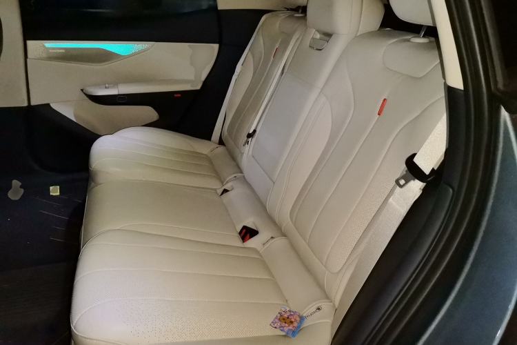 Used Lynk & Co 07 2024 EM-P 126 Long-Range Ultra Left Rear Seat