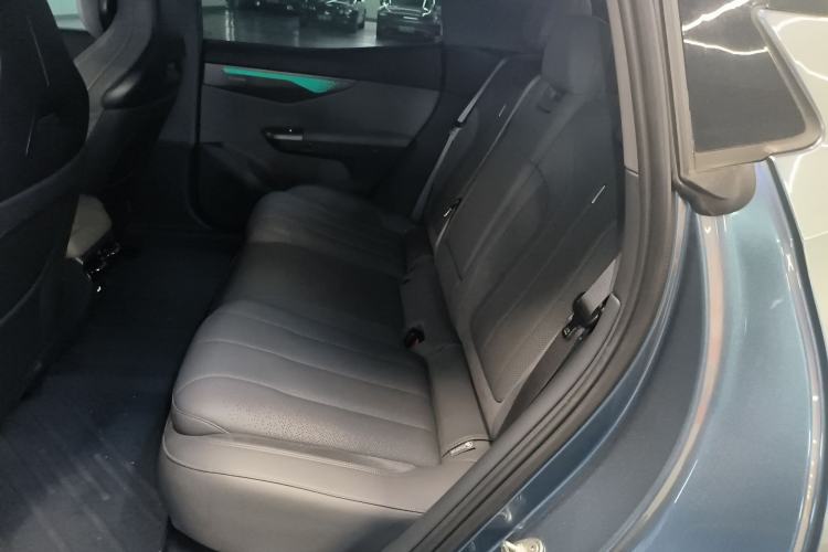 Used Lynk & Co 07 2024 EM-P 126 Long-Range Ultra Left Rear Seat