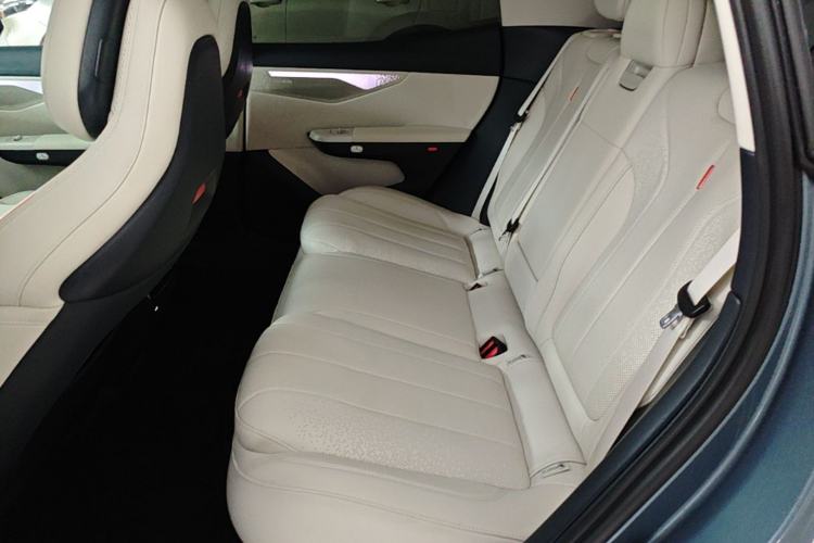 Used Lynk & Co 07 2024 EM-P 126 Long-Range Ultra Left Rear Seat