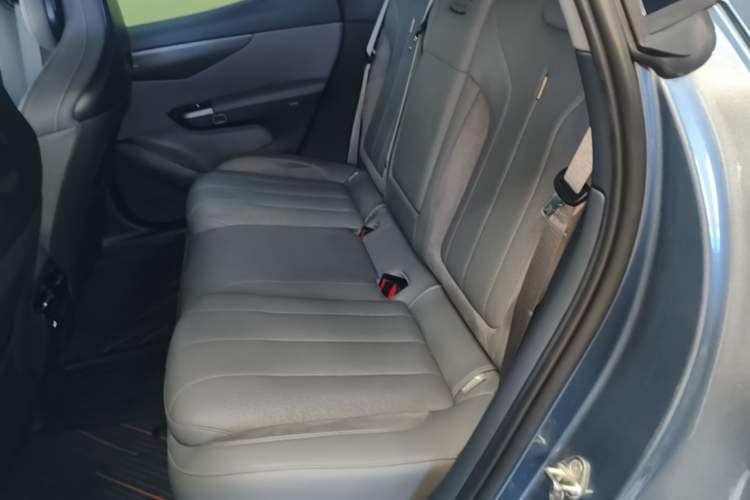 Used Lynk & Co 07 2024 EM-P 126 Long-Range Ultra Left Rear Seat