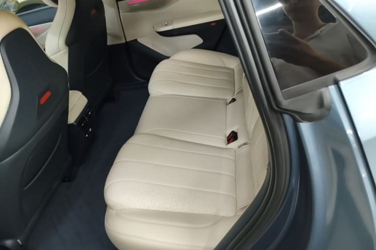 Used Lynk & Co 07 2024 EM-P 126 Long-Range Ultra Left Rear Seat