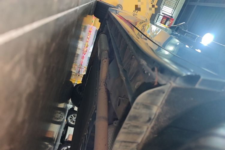 Used Lynk & Co 07 2024 EM-P 126 Long-Range Halo Left Side Sill