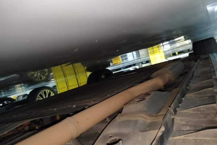 Used Lynk & Co 07 2024 EM-P 126 Long-Range Ultra Left Side Sill