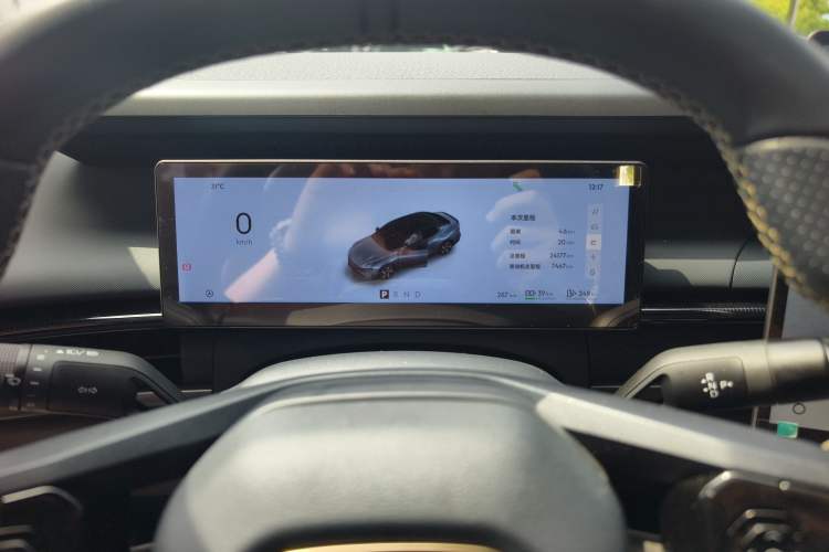 Used Lynk & Co 07 2024 EM-P 126 Long-Range Ultra Odometer Close Up