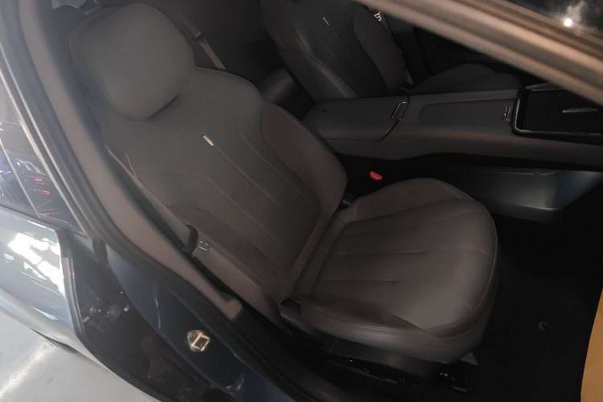 Used Lynk & Co 07 2024 EM-P 126 Long-Range Ultra Right Front Seat