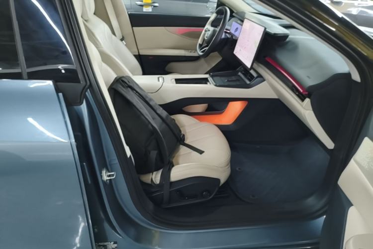 Used Lynk & Co 07 2024 EM-P 126 Long-Range Ultra Right Front Seat