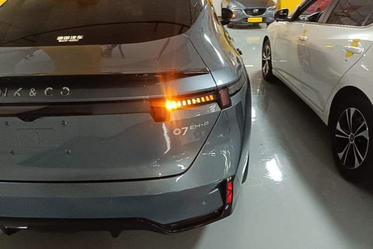 Used Lynk & Co 07 2024 EM-P 126 Long-Range Ultra Right Rear Taillight